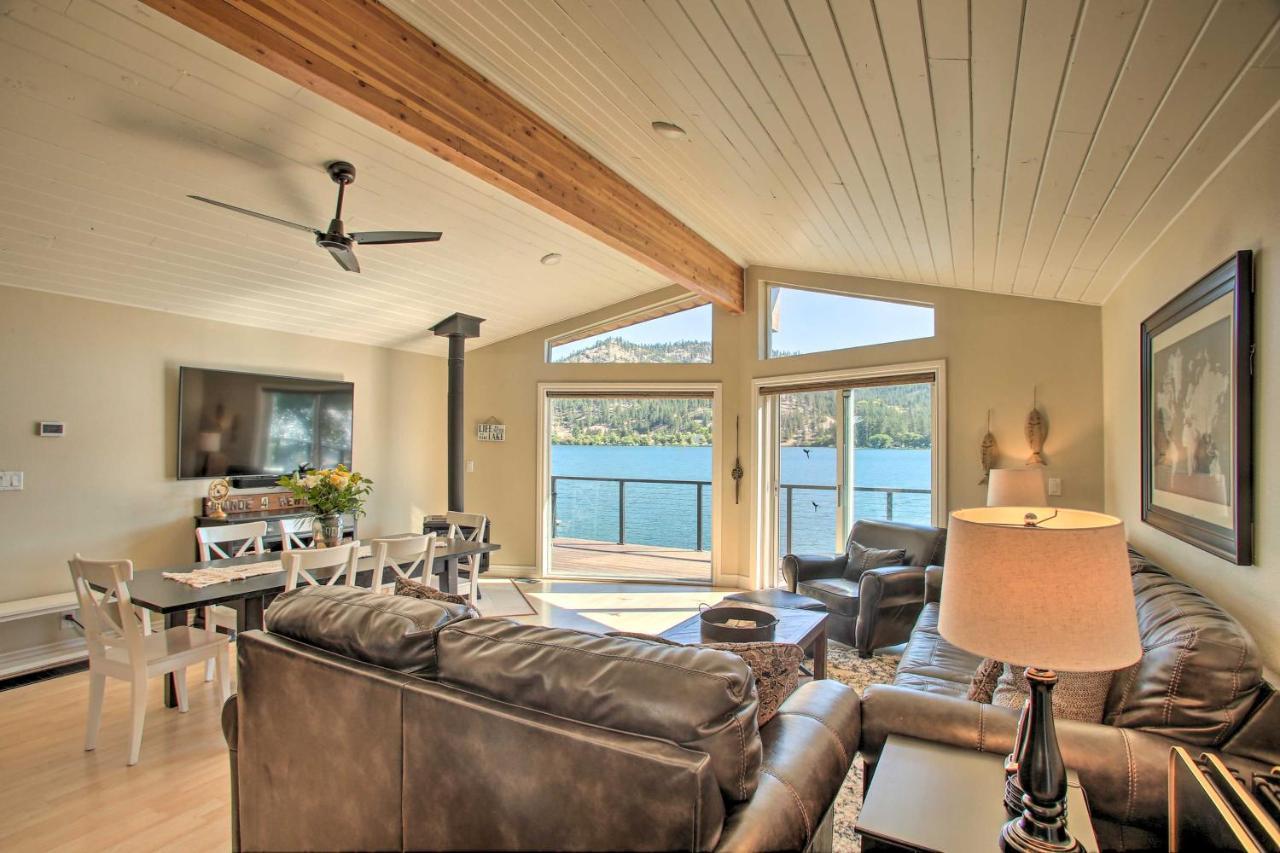 Nine Mile Falls Lakefront Retreat With Kayaks, Paddle Boards And Deck!ヴィラ エクステリア 写真