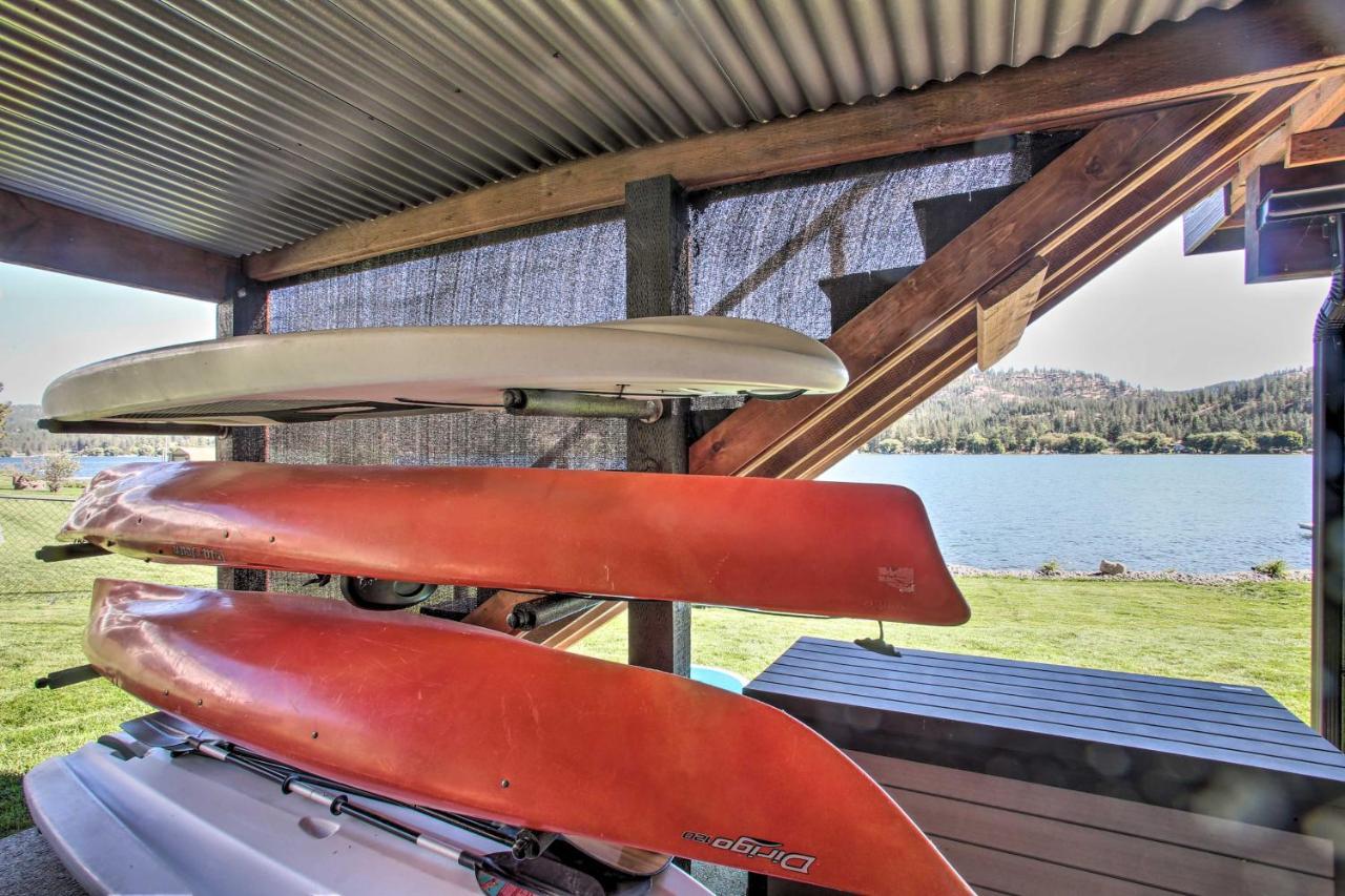 Nine Mile Falls Lakefront Retreat With Kayaks, Paddle Boards And Deck!ヴィラ エクステリア 写真